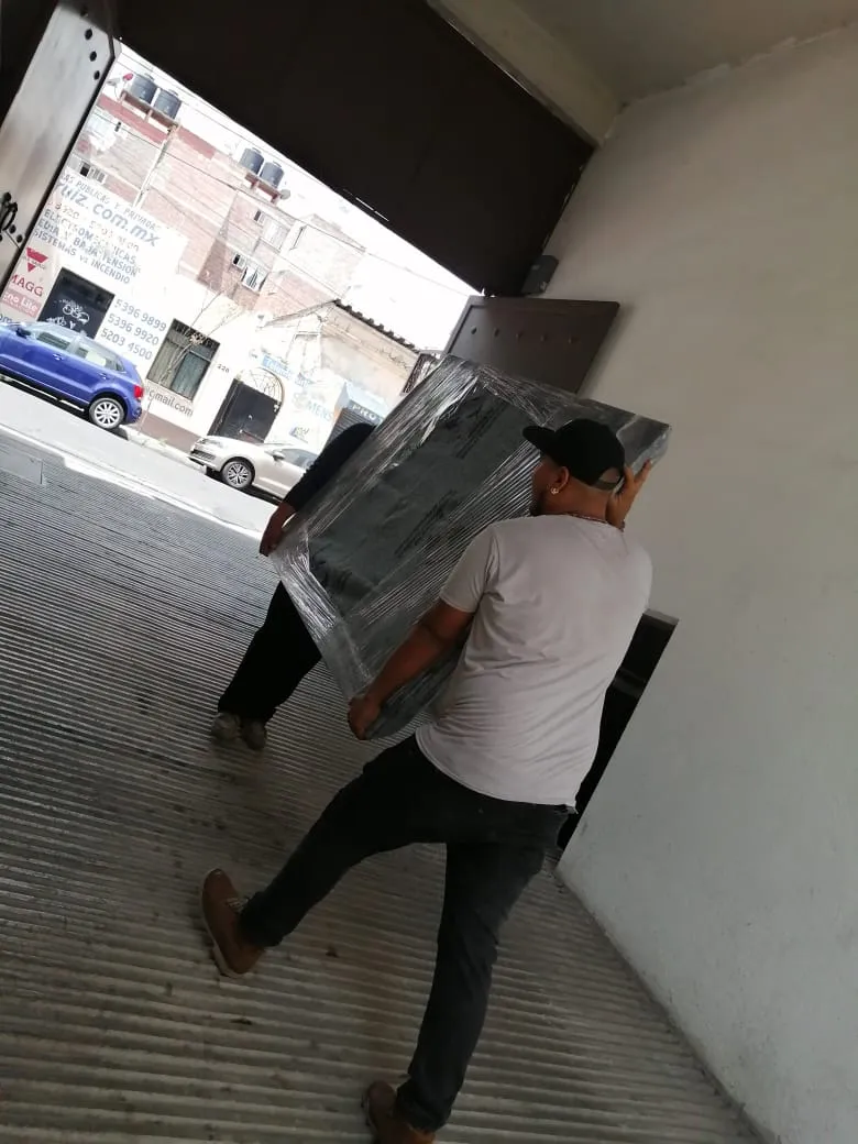 Traslado foráneo — camión listo para salir